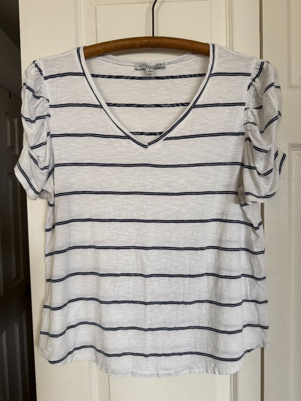 Rusched sleeve V-Neck top